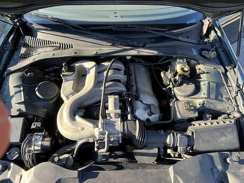 Usata Jaguar S-Type S 238 CV (175 kW) 2000 Verde Berlina