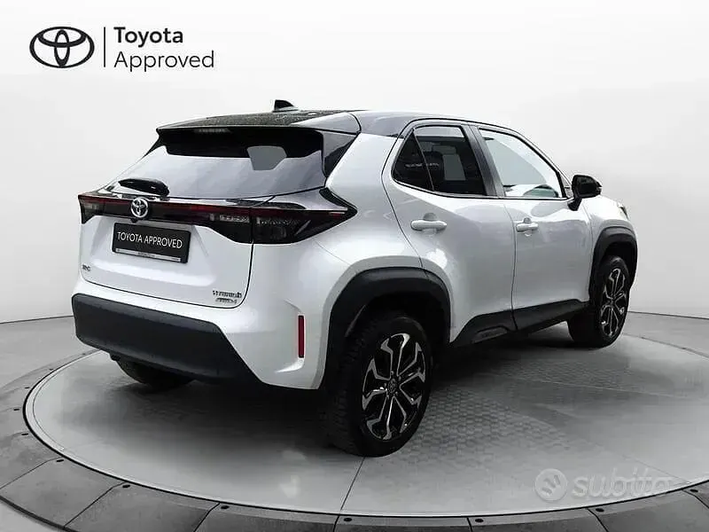 Usata Toyota Yaris Cross Trend 116 CV (85 kW) 2022 Bianco SUV