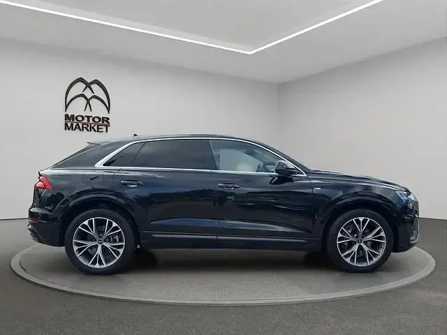 Usata Audi Q8 286 CV (210 kW) 2023 Nero / black SUV