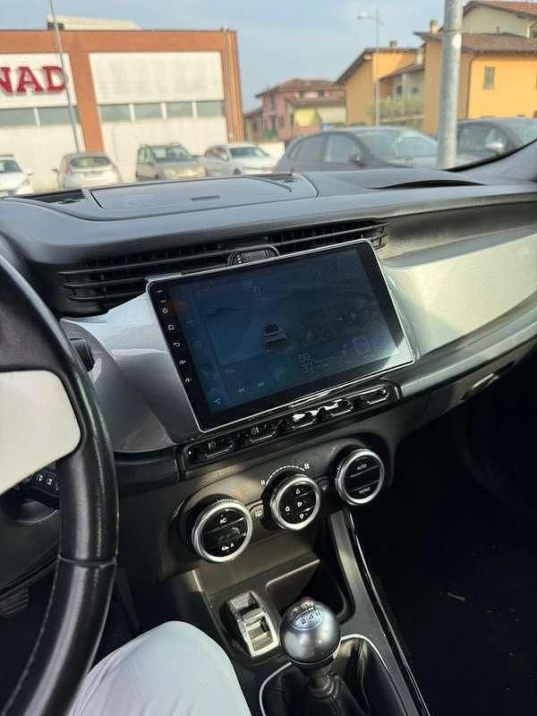 Usata Alfa Romeo Giulietta Distinctive 109 CV (80 kW) 2011 Rosso Utilitaria