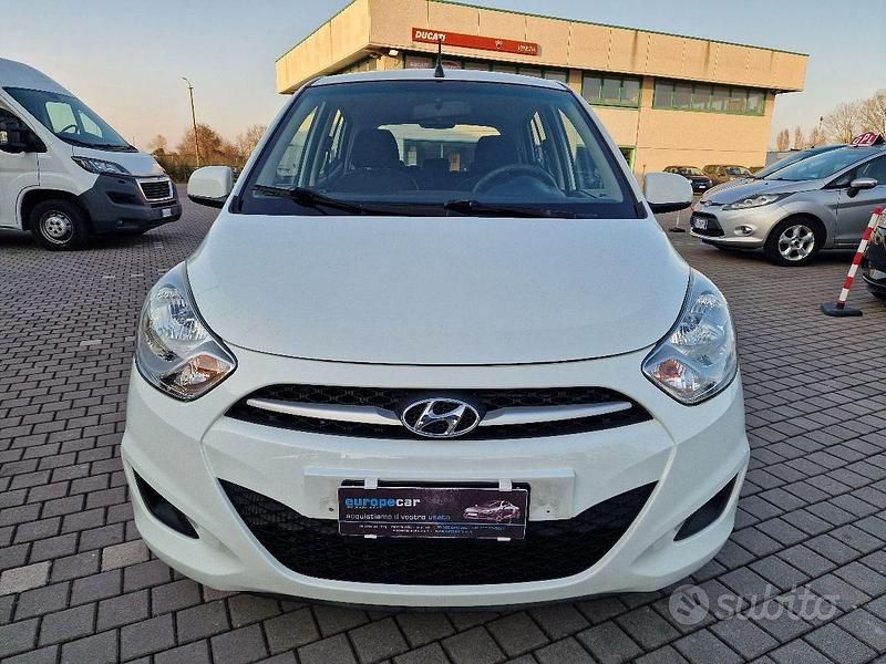 Usata Hyundai i10 Edition 70 CV (51 kW) 2013 Bianco Utilitaria