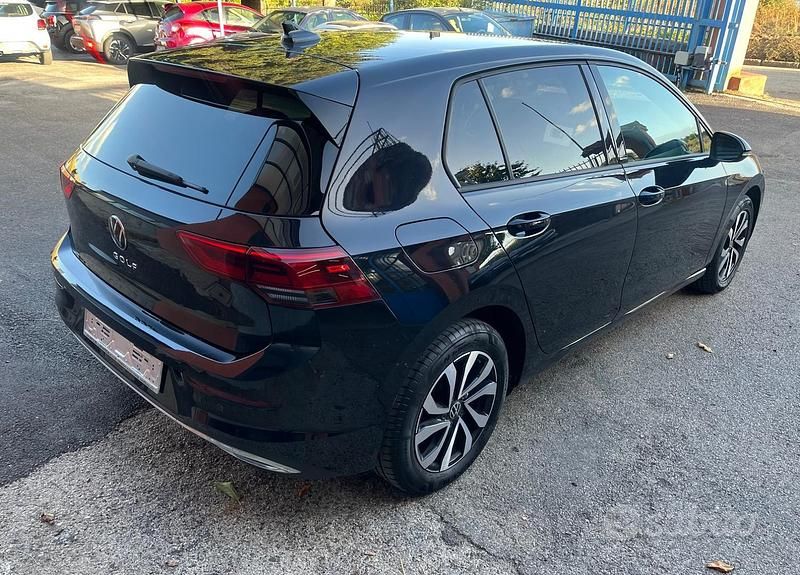 Usata VW Golf VII Style 130 CV (95 kW) 2021 Nero Utilitaria