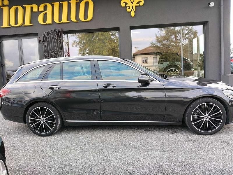 Usata Mercedes C200 Premium 184 CV (135 kW) 2021 Nero Station wagon