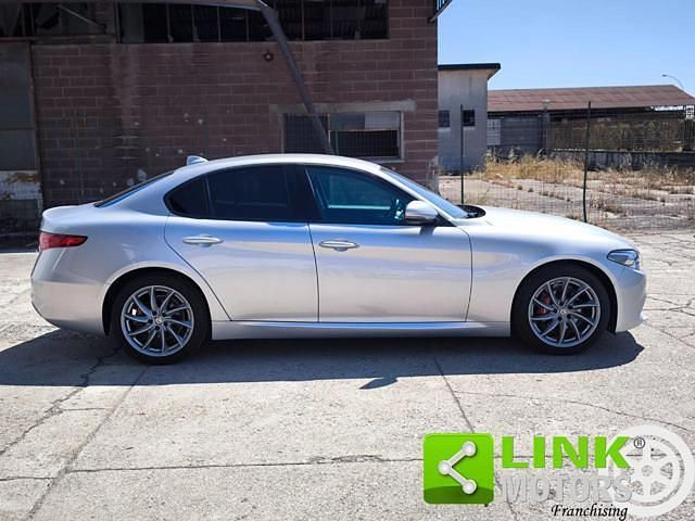 Usata Alfa Romeo Giulia Sprint Sprint 160 CV (117 kW) 2022 Grigio Coupé