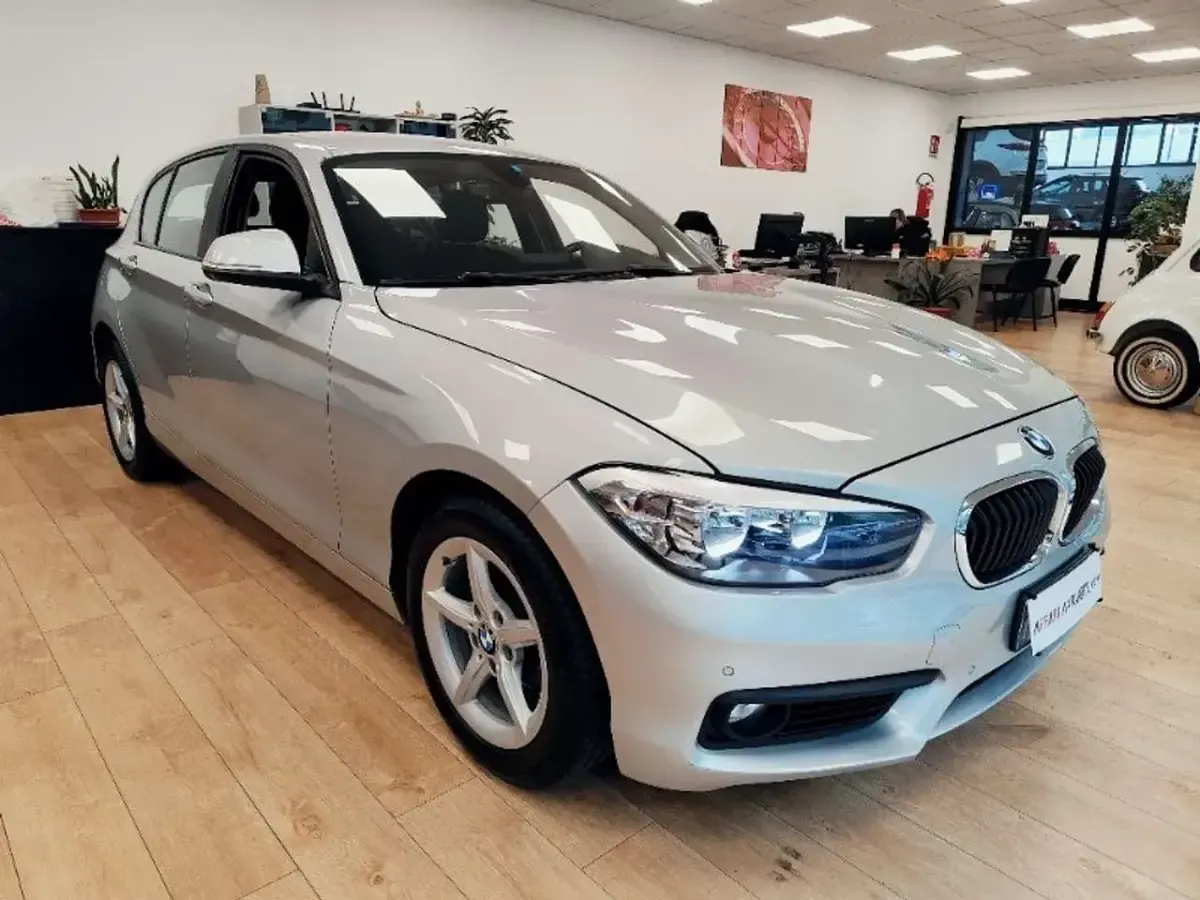 Usata BMW 114 95 CV (69 kW) 2017 Argento Utilitaria