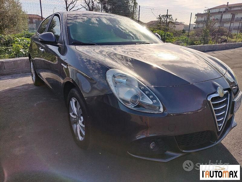 Usata Alfa Romeo Giulietta Progression 140 CV (102 kW) 2013 Grigio Utilitaria