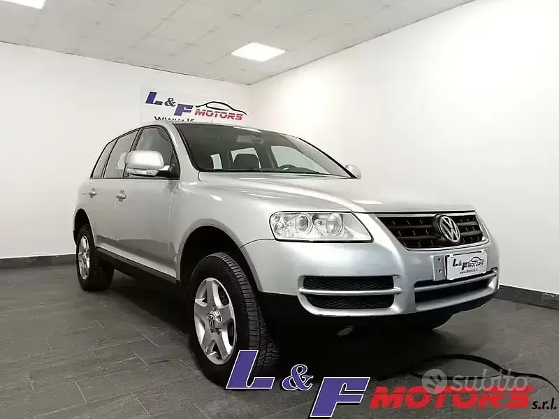 Usata VW Touareg 224 CV (164 kW) 2005 Grigio SUV