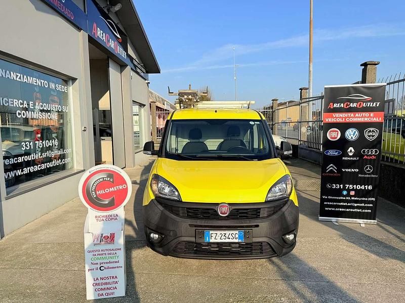 Usata Fiat Doblò 95 CV (69 kW) 2019 Giallo Monovolume