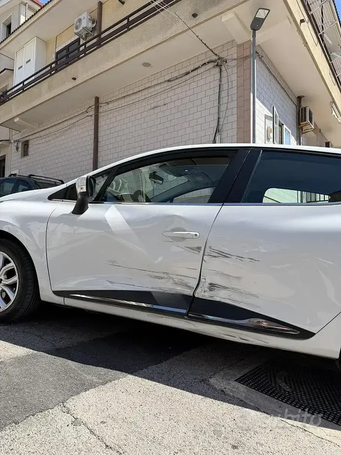Usata Renault Clio IV 90 CV (66 kW) 2017 Berlina