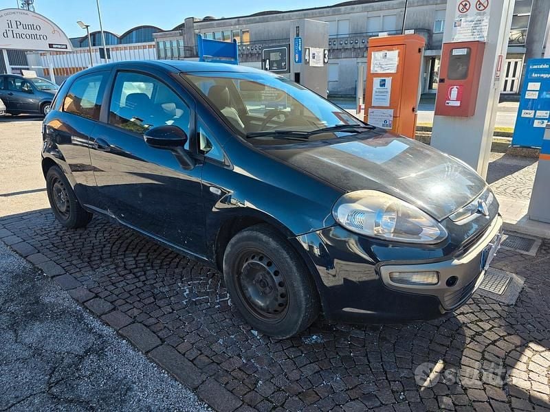 Usata Fiat Punto Evo Dynamic 77 CV (56 kW) 2009 Blu Utilitaria