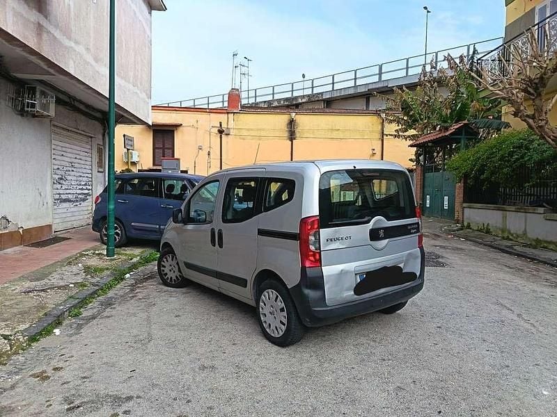Usata Peugeot TePee Premium 75 CV (55 kW) 2010 Station wagon