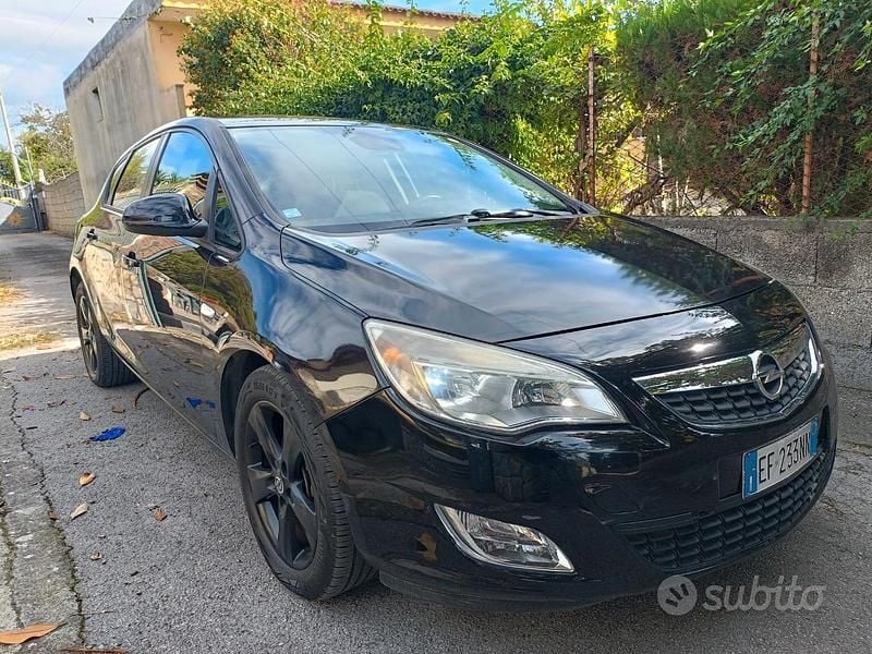 Usata Opel Astra 2010 Nero Utilitaria