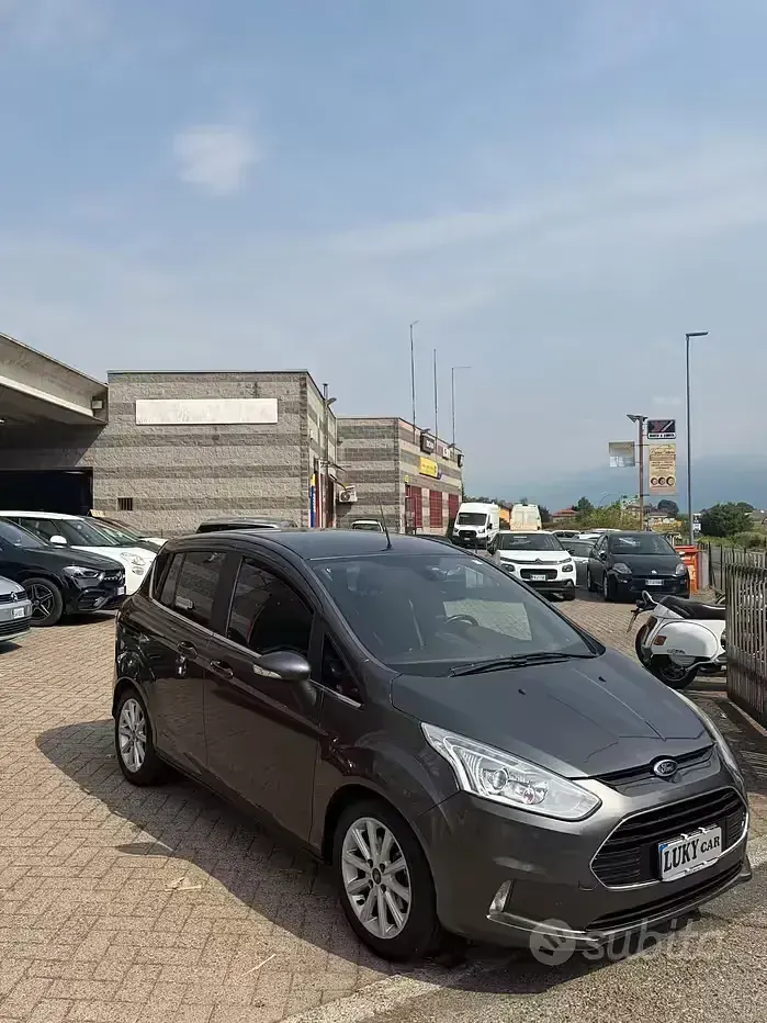 Usata Ford B-MAX Business Edition 100 CV (73 kW) 2015 Grigio Monovolume
