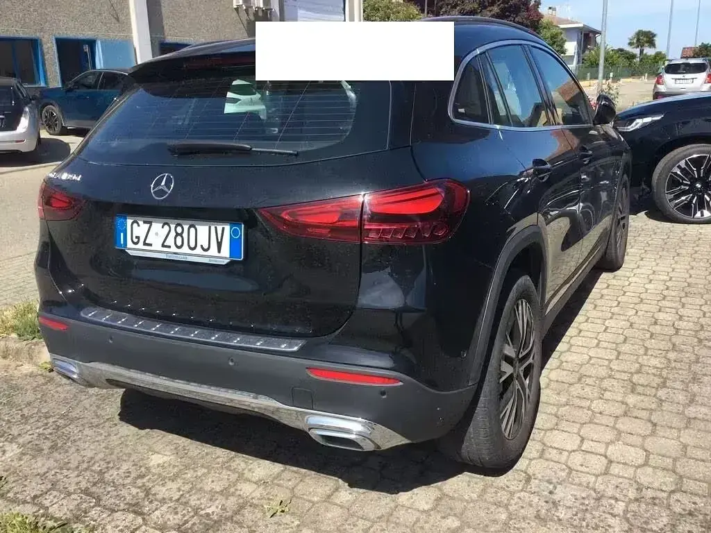 Usata Mercedes GLA180 Business 116 CV (85 kW) 2025 Nero SUV