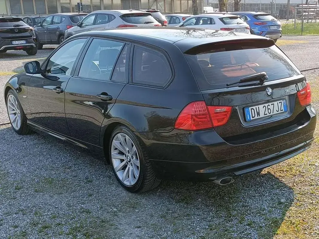 Usata BMW 320 177 CV (130 kW) 2009 Nero Station wagon
