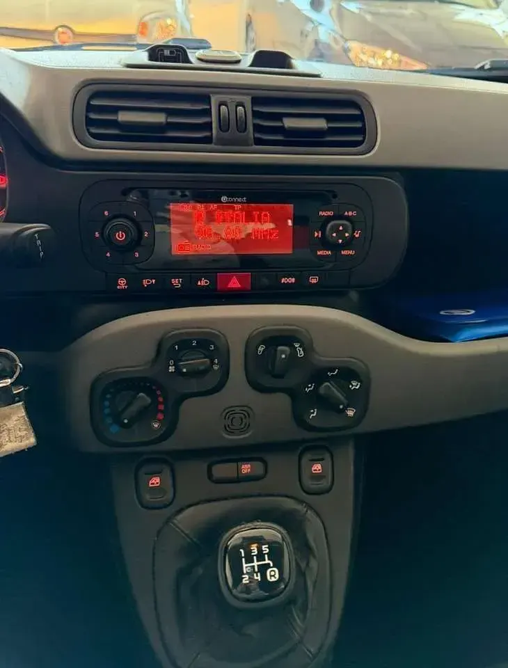 Usata Fiat Panda Lounge 69 CV (50 kW) 2017 Rosso Utilitaria