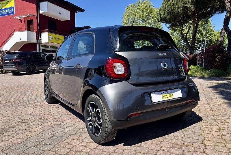 Usata Smart ForFour Passion 90 CV (66 kW) 2018 Grigio Utilitaria