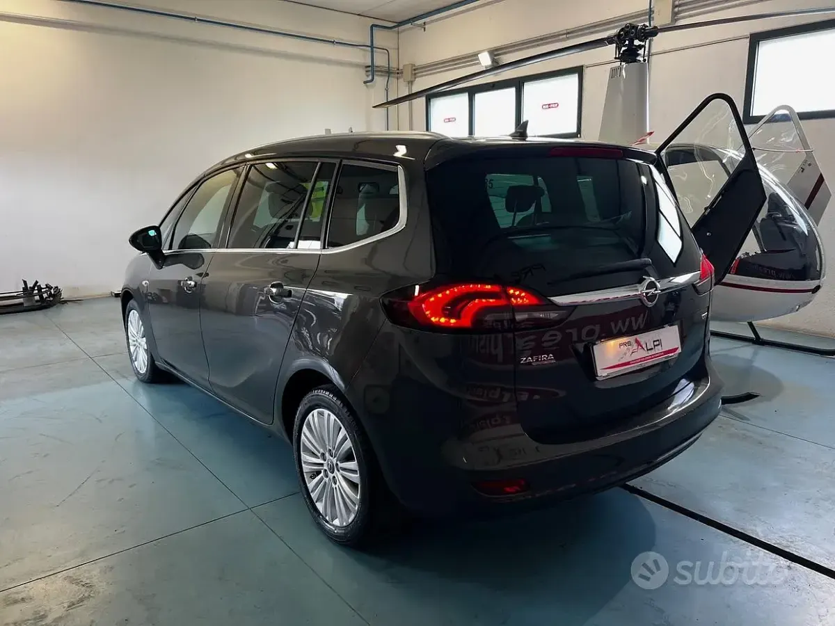 Usata Opel Zafira Tourer Cosmo 120 CV (88 kW) 2015 Grigio Monovolume