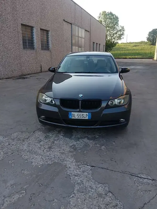 Usata BMW 320 177 CV (130 kW) 2008 Berlina