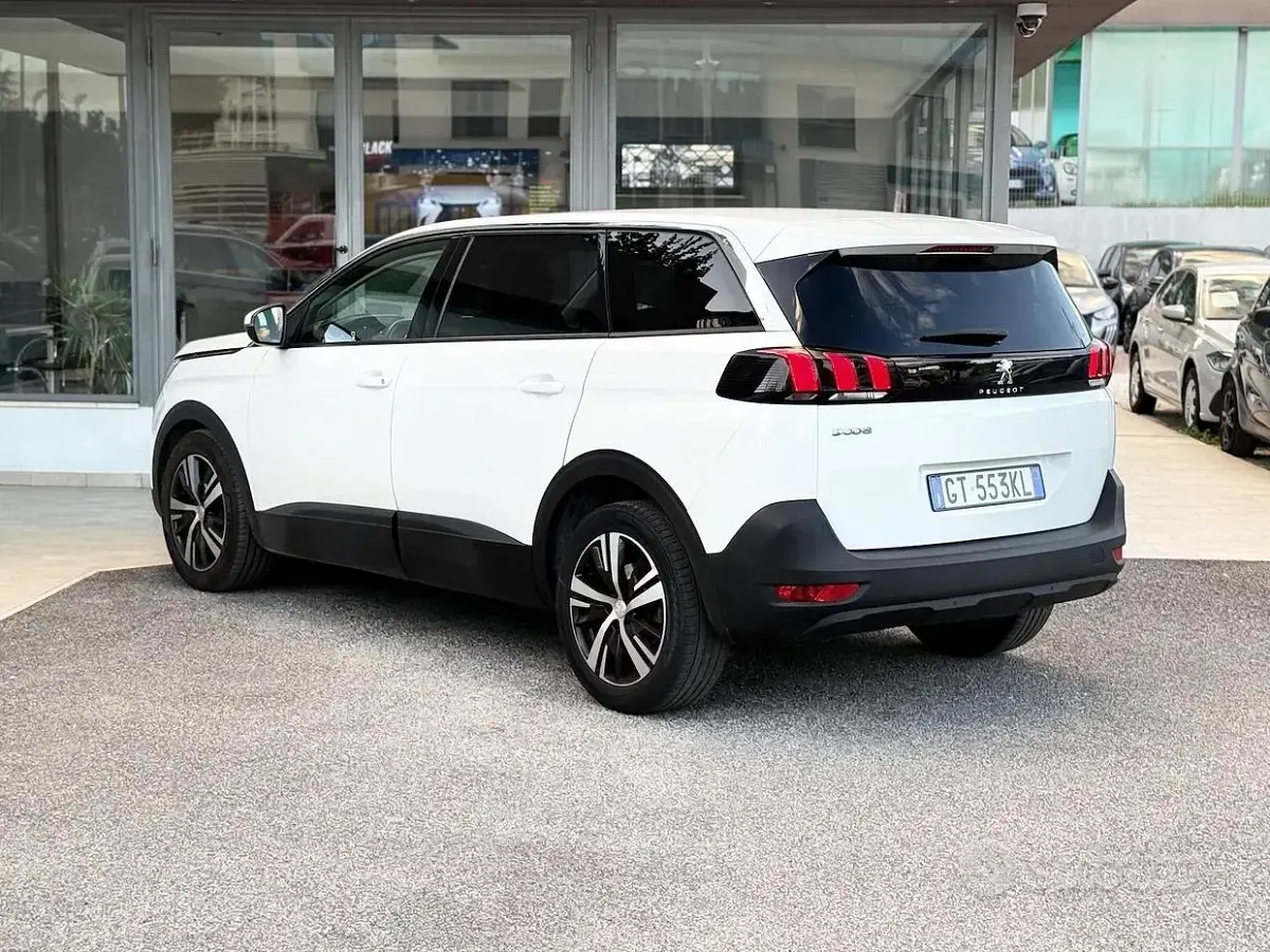 Usata Peugeot 5008 S 131 CV (96 kW) 2019 Bianco SUV