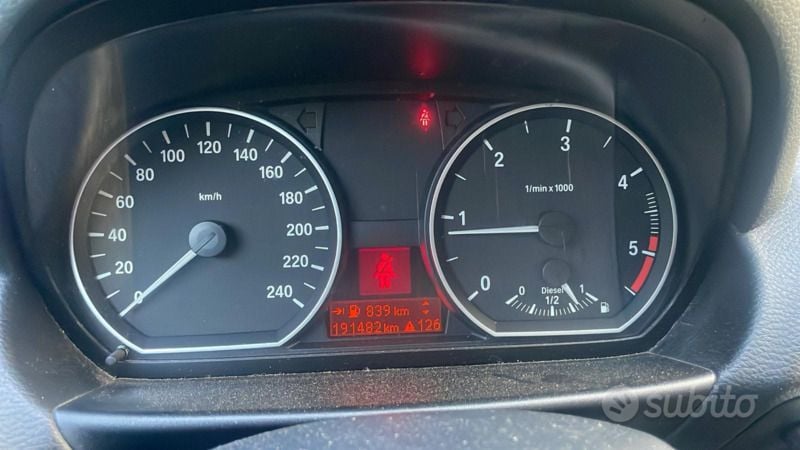 Usata BMW 118 2011 Blu Utilitaria