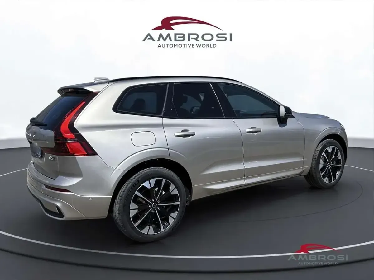 Nuova Volvo XC60 Ultra 250 CV (183 kW) 2025 Bright dusk SUV