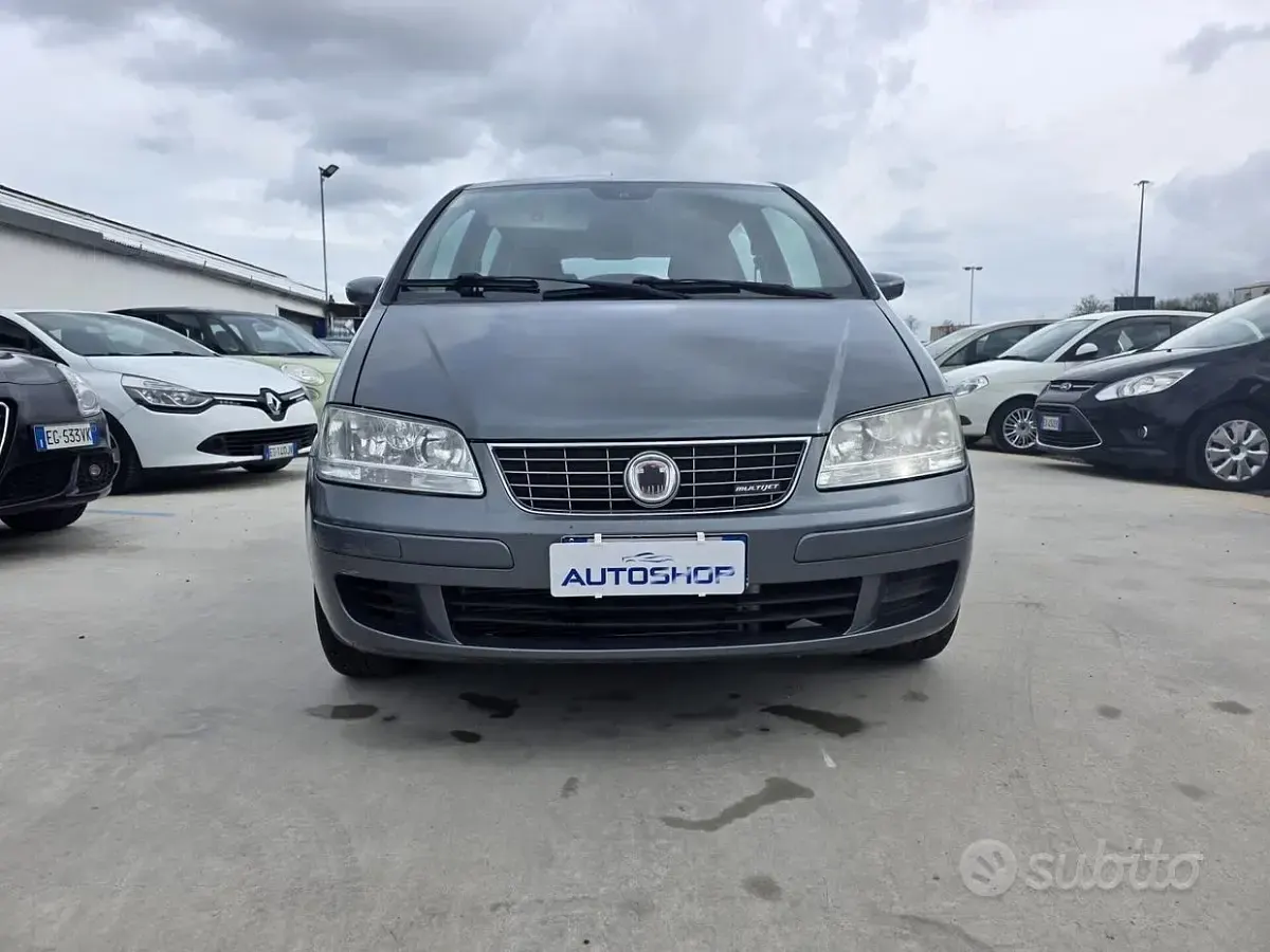 Usata Fiat Idea 90 CV (66 kW) 2008 Grigio Monovolume
