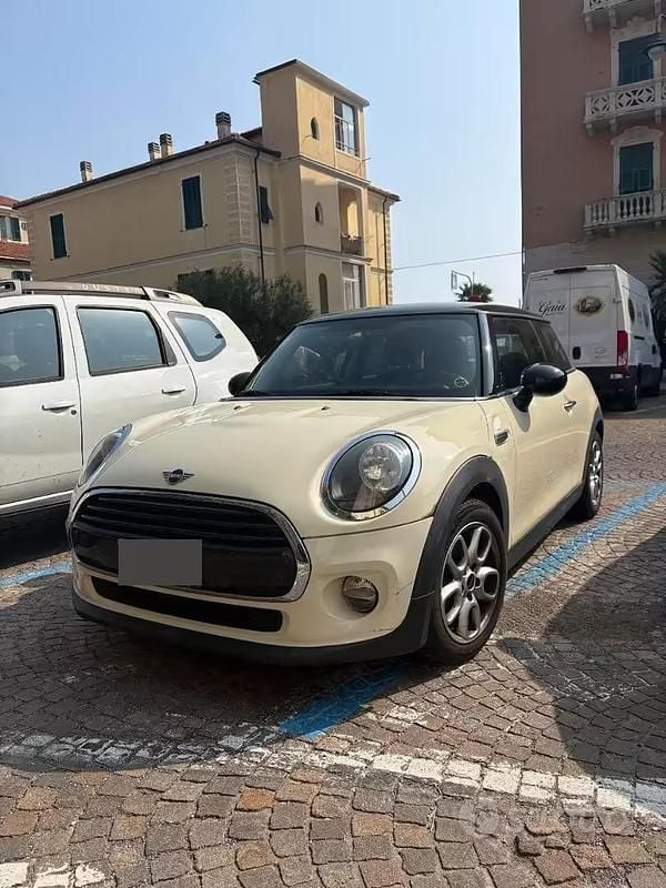 Usata Mini Cooper D 116 CV (85 kW) 2019 Bianco Utilitaria