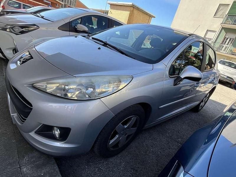 Usata Peugeot 207 68 CV (50 kW) 2010 Berlina