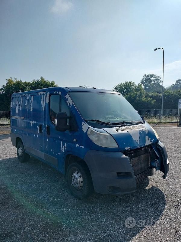 Usata Fiat Ducato 110 CV (80 kW) 2010 Blu Furgone