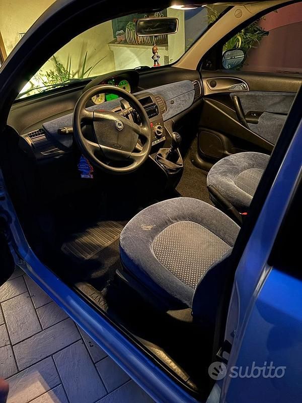 Usata Lancia Ypsilon 80 CV (58 kW) 2004 Utilitaria