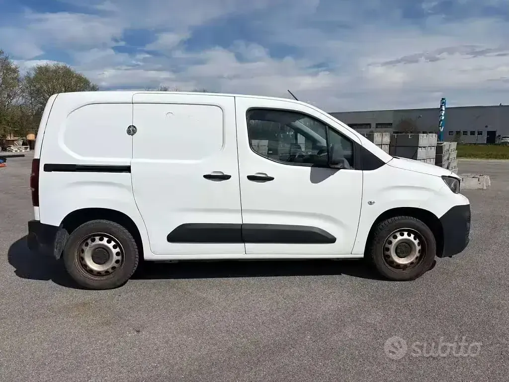 Usata Peugeot Partner Premium 131 CV (96 kW) 2019 Bianco Monovolume