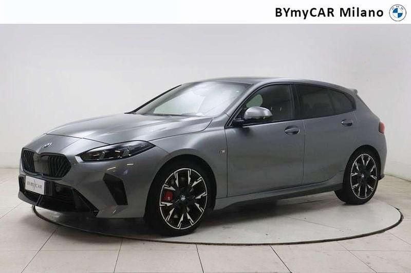Skyscraper grey metallic Usata 2025 BMW 118 M Sport Due volumi | 34.000 € (Buon prezzo) - Immagine 1/3