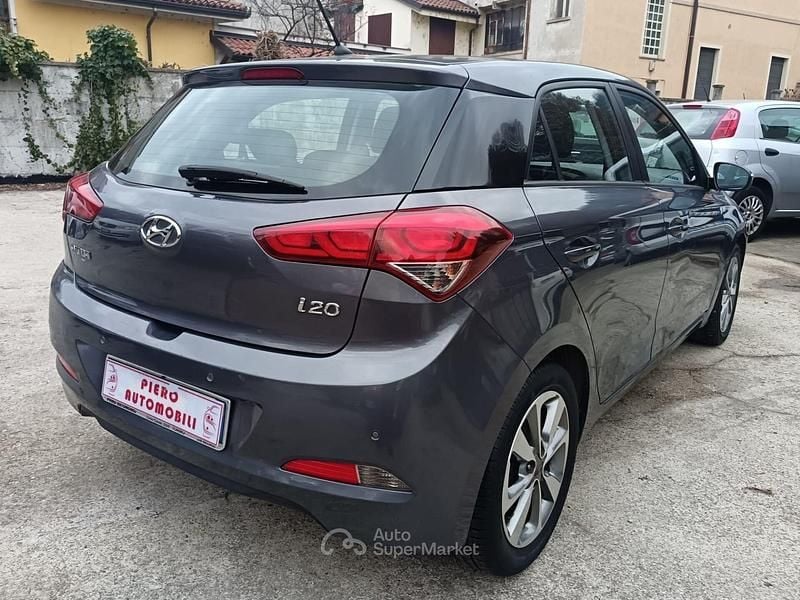 Usata Hyundai i20 Edition 86 CV (63 kW) 2015 Grigio Berlina