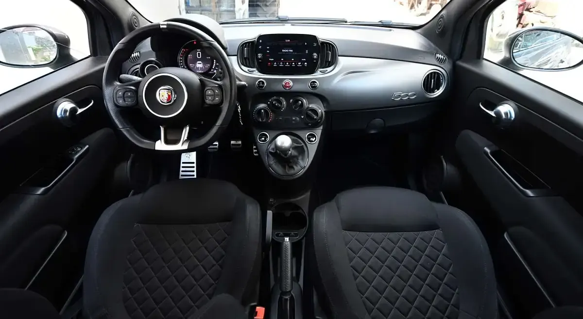 Usata Abarth 595 Turismo 165 CV (121 kW) 2022 Grigio Utilitaria