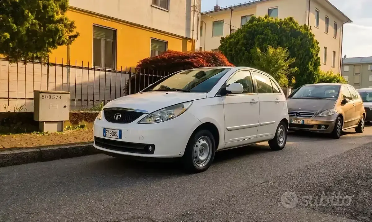 Usata Tata Indica 75 CV (55 kW) 2015 Bianco Berlina