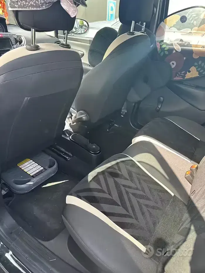 Usata Lancia Ypsilon 69 CV (50 kW) 2018 Nero Utilitaria