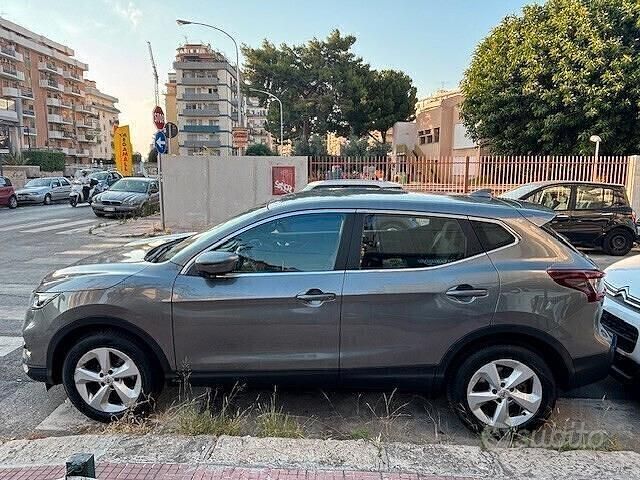 Usata Nissan Qashqai N-Connecta 140 CV (102 kW) 2021 Grigio SUV