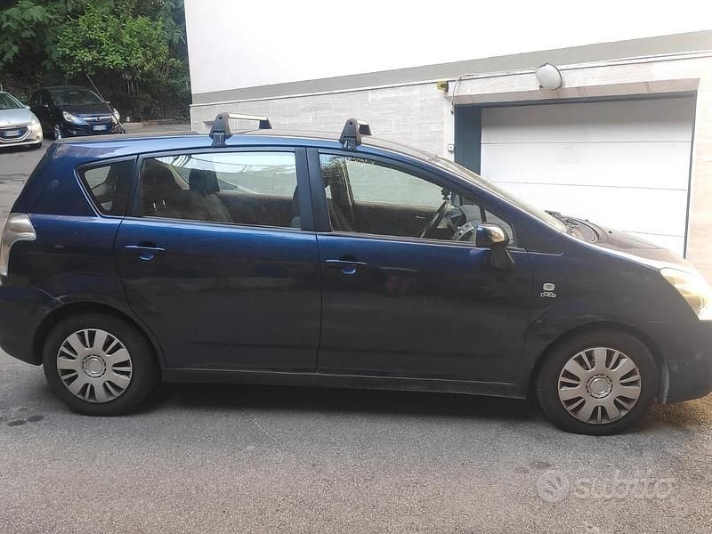 Usata Toyota Corolla 116 CV (85 kW) 2005 Blu Monovolume