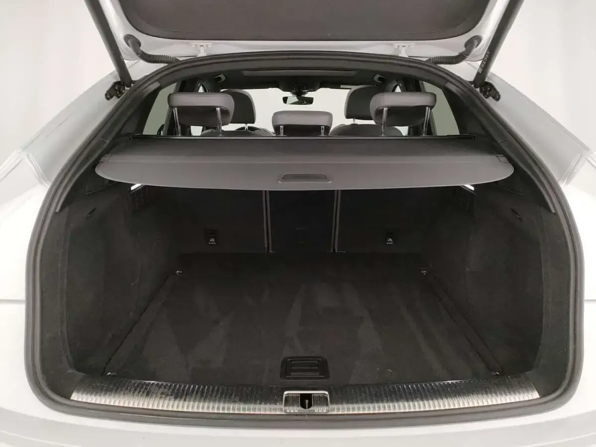 Usata Audi SQ5 Sportback Ambiente 341 CV (250 kW) 2022 Bianco ghiaccio SUV