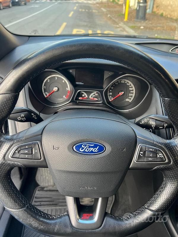 Usata Ford Focus 185 CV (136 kW) 2022 Nero Berlina