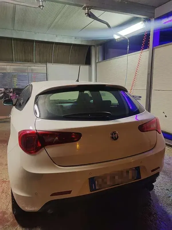 Usata Alfa Romeo Giulietta Distinctive 140 CV (102 kW) 2011 Utilitaria