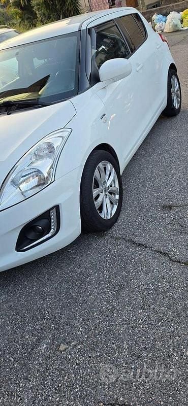 Usata Suzuki Swift 75 CV (55 kW) 2013 Bianco Utilitaria