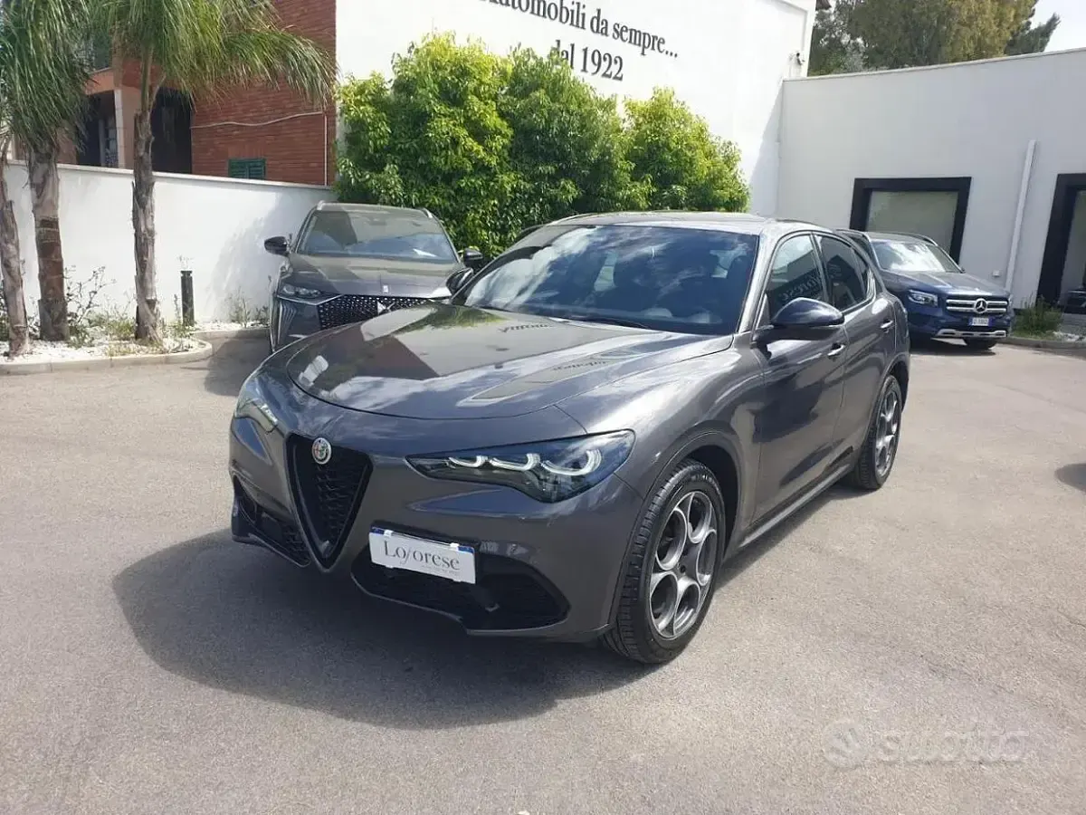 Usata Alfa Romeo Stelvio 160 CV (117 kW) 2023 Grigio SUV