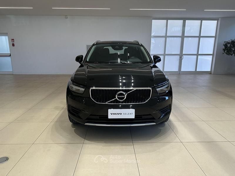 Usata Volvo XC40 Momentum 129 CV (94 kW) 2021 Nero SUV