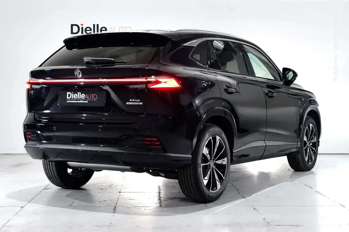 Nuova MG HS Comfort 305 CV (224 kW) 2025 Pebble black (pastello) SUV