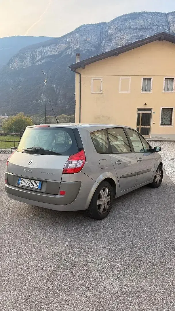 Usata Renault Grand Scénic 112 CV (82 kW) 2004