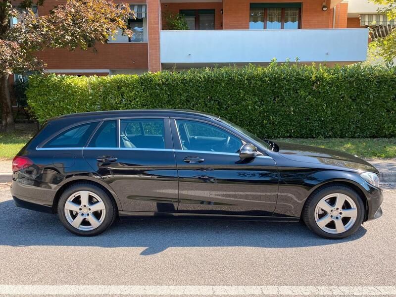 Usata Mercedes C180 Business 115 CV (84 kW) 2016 Nero Station wagon
