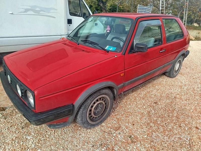 Rosso Usata 1989 VW Golf II Due volumi | 2000 € - Immagine 1/4