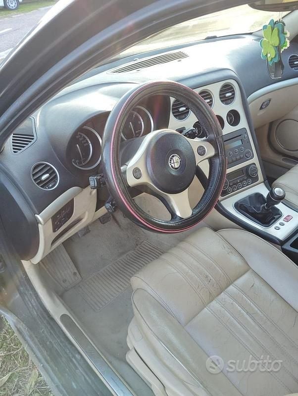 Usata Alfa Romeo 159 150 CV (110 kW) 2007 Marrone Berlina